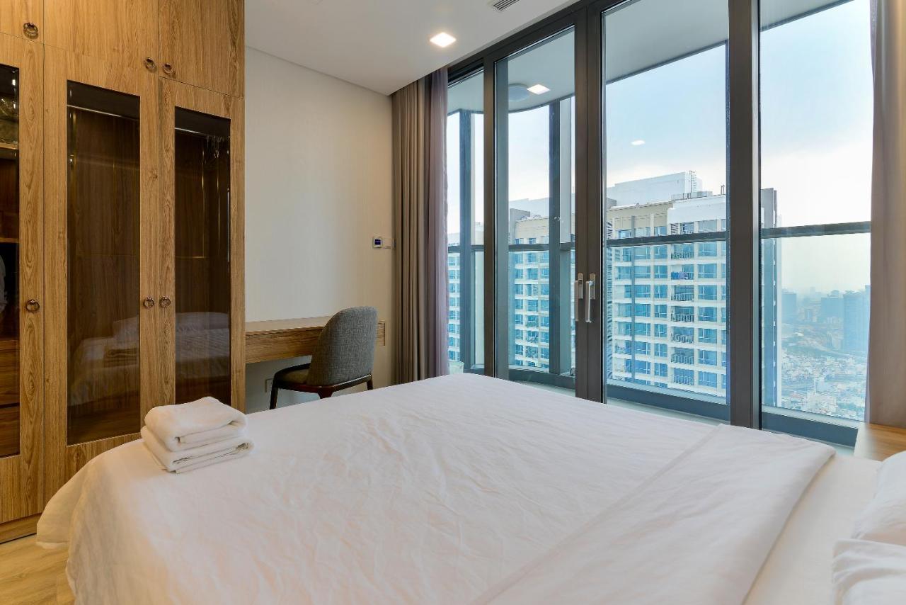 Landmark 81 Vinhomes Park Luxury Apartment *